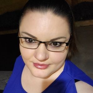 Meet your Posher, Leigh